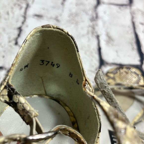 8 STUART WEITZMAN so sexy Python skin Sandals GUC - Picture 9 of 15